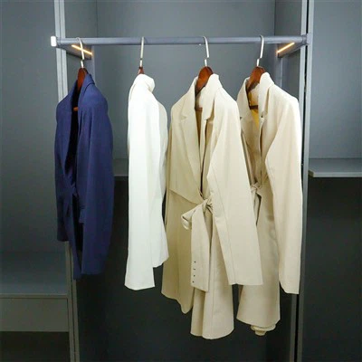 Spintos pakeliama pakabinamų strypų sistema